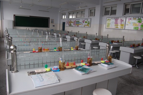 手工會計(jì)模擬實(shí)驗(yàn)室設(shè)備